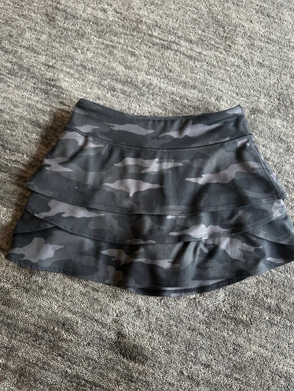 Athleta Girl Camo Lux Swing Skort Shorts Size Small 7
